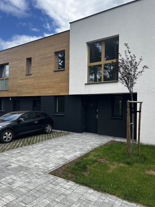 Skierniewice | Dwupoziomowy segment |  93 m² | 4 pokoje | ogród 56 m² | 5 min od Zalewu Zadębie