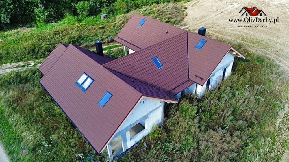 Materiały dachowe, Dekarz, Usługi dekarskie ciesielskie