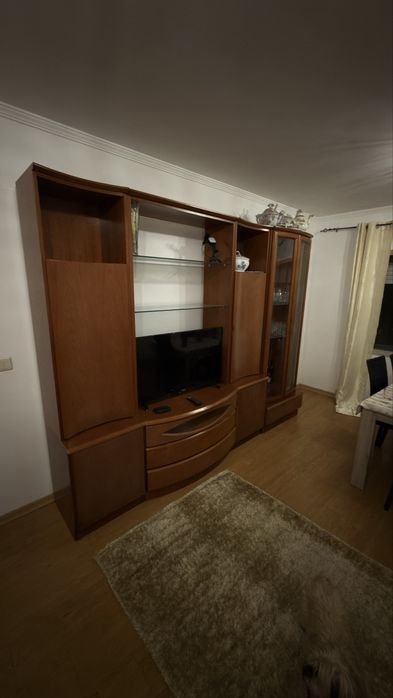 Estante para sala em madeira  com cristaleira