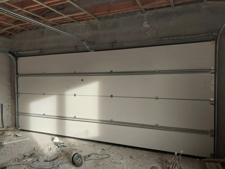 Brama Garażowa Segmentowa Elektryczna  Nice