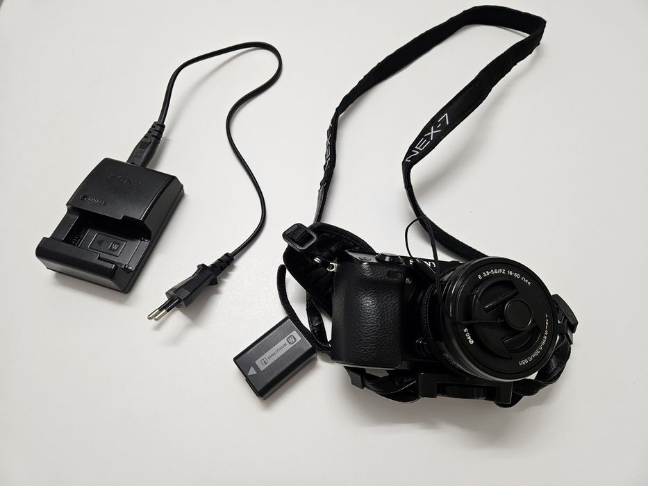 Sony nex 7 фотоапарат, 16-50, вспишка, мікрофон