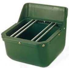 Karmidło plastikowe dla źrebiąt cieląt prętami 9l żłób