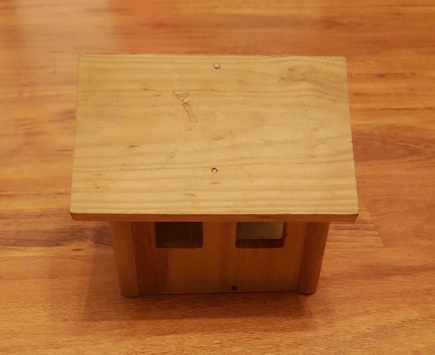 Drewniany domek dla chomika