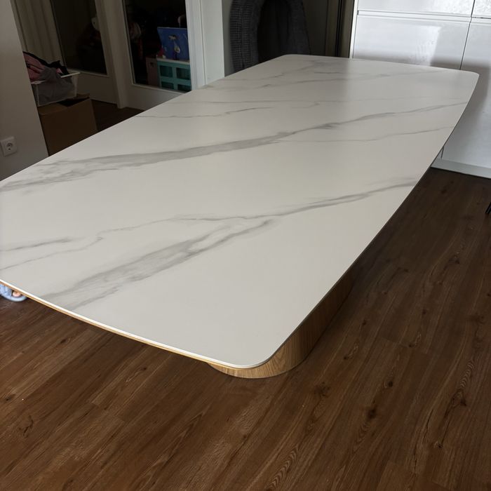 Mesa como nova com 90cm por 1,60cm