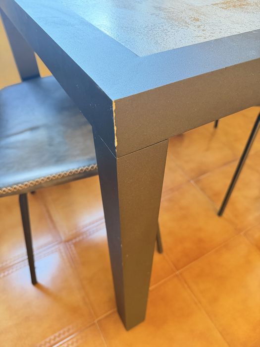 Conjunto mesa cerâmica e cadeiras