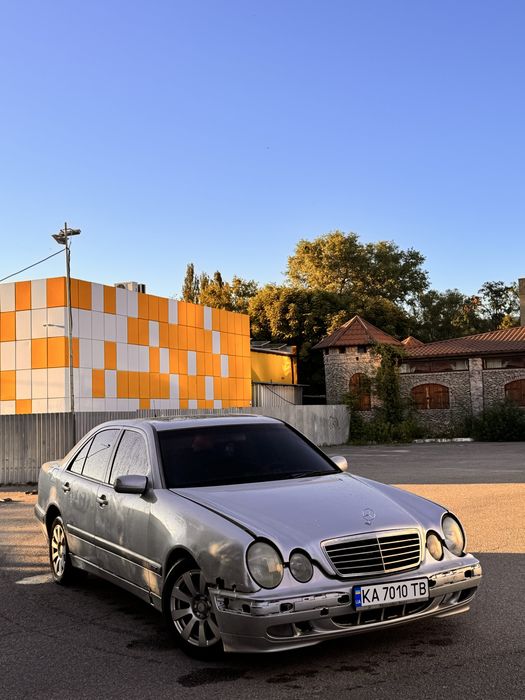 Mercedes 210 2.0benz