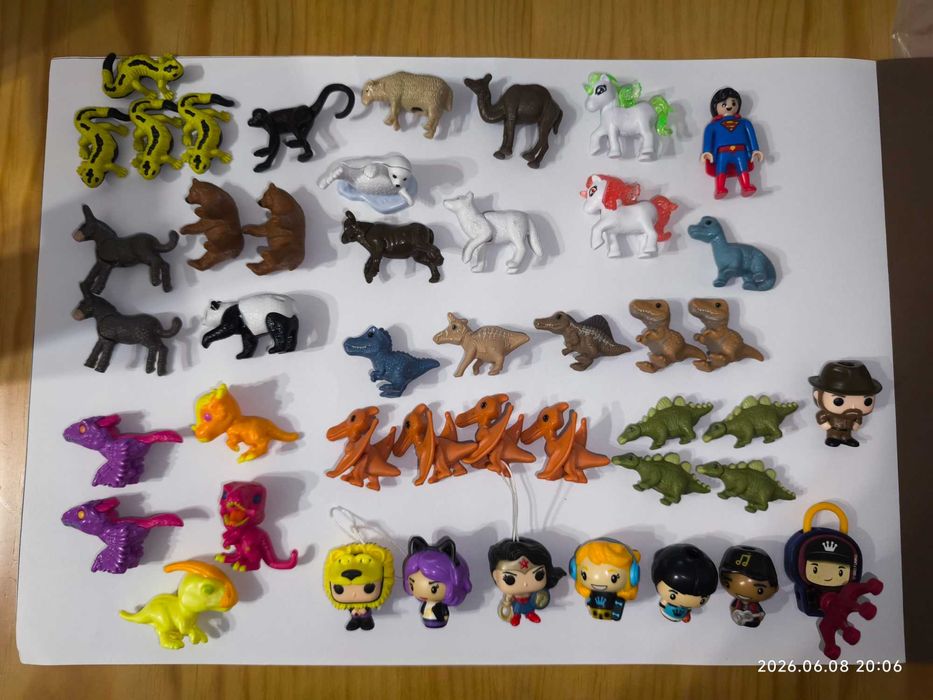 Bonecos personagens Kinder coleção super Mario, natoons, dinossauros