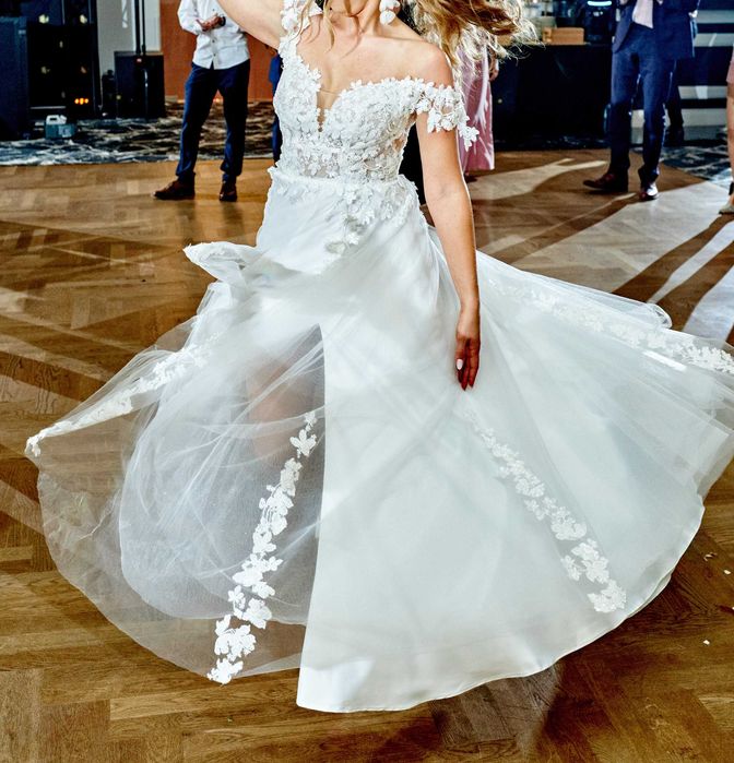 Sprzedam elegancką suknię ślubną