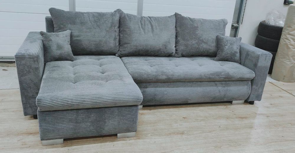 Narożnik z funkcją spania i pojemnikiem na pościel