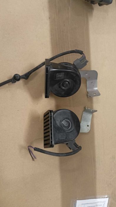 Alfa Romeo Stelvio klakson z wtyczką