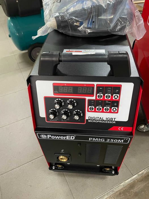 Semi automática POWERED PMIG 250M