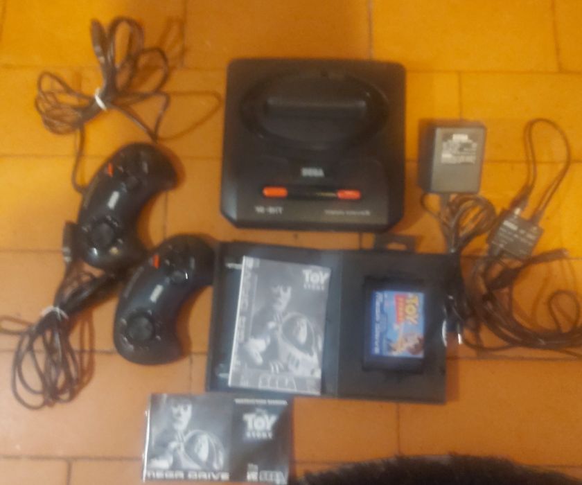 Mega Drive ll+2 Comandos e Jogo Toy Story.