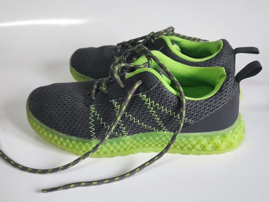 BUTY  sportowe  lekkie i wygodne 33-34 , 21 cm