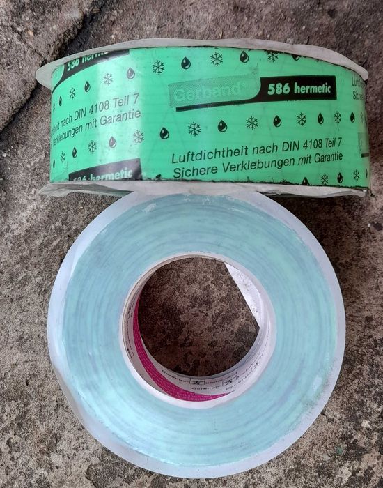 taśma klejąca do folii paroizolacyjnej wzmocniona  50mmx25m 1 rolka