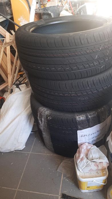 Pneus ILINK novos 245/45R18 100W