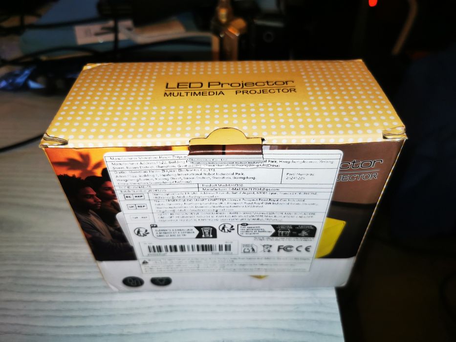 Mini projektor multimedialny