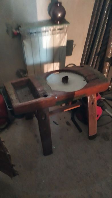 В продаже жорна старинные