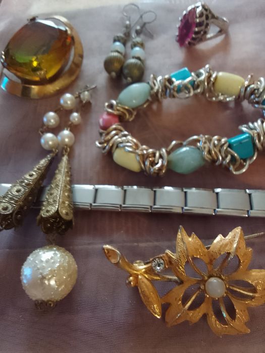 Особисті вживані речі/біжутерія/