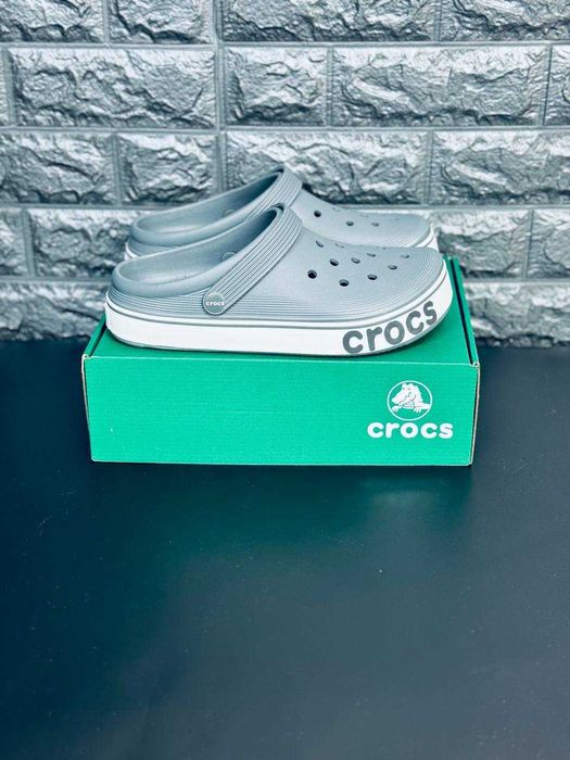Crocs мужские серые сабо для отдыха и прогулок Новая коллекция! Crocs мужские Light Gray Стильные ежедневные кроксы