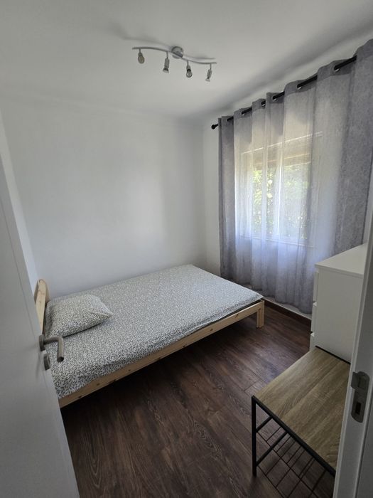 Quarto Solteiro próximo a estação de comboio de Caxias