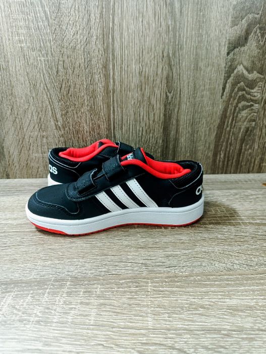 Дитячі кросівки Adidas Hoops 2.0, розмір 32, стан ідеальний