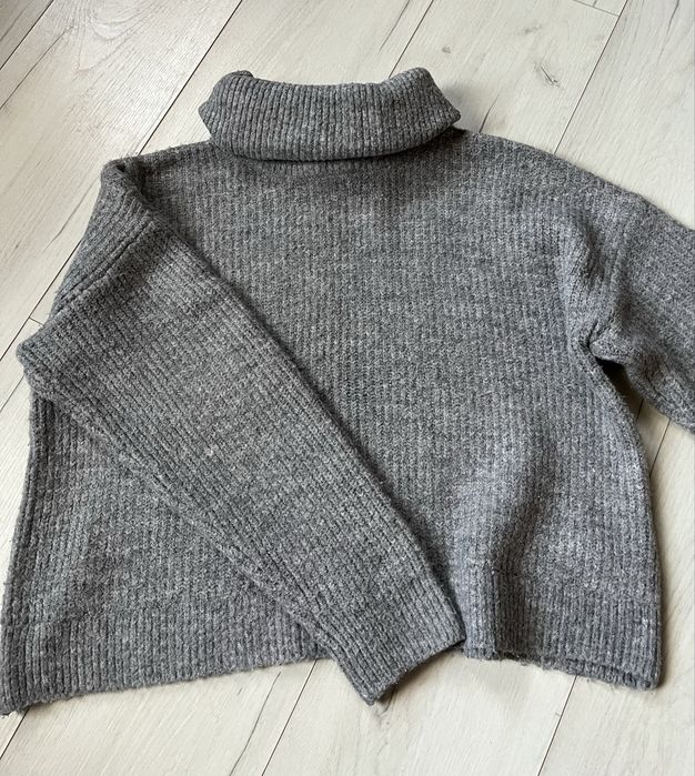 Светр укорочений сірий