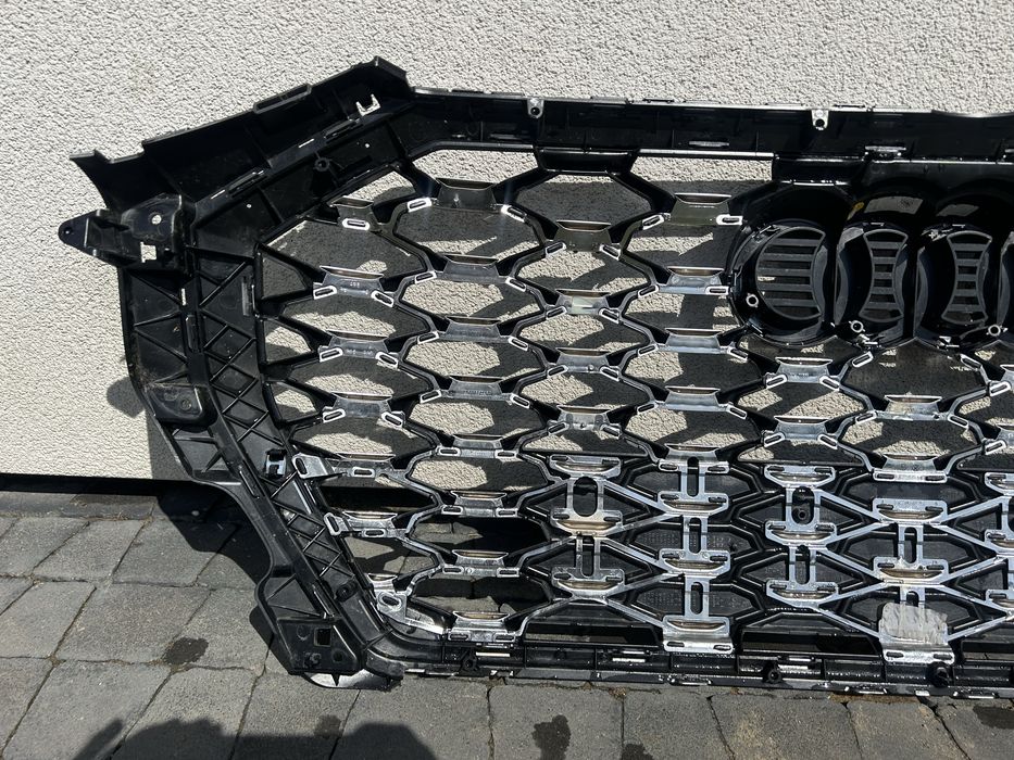 Grill chrom typu audi q3 83A.