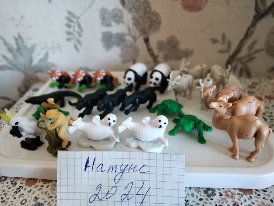 Кіндер сюрприз іграшки серія Natoons