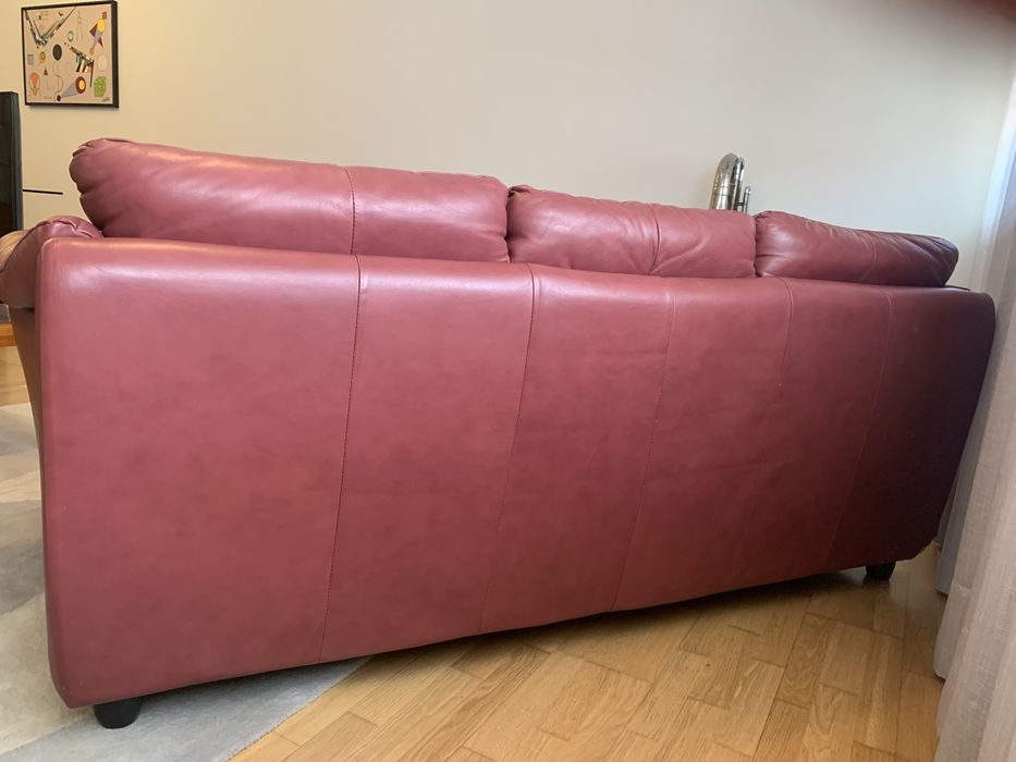 Sofá em pele verdadeira da marca Divani e Divani