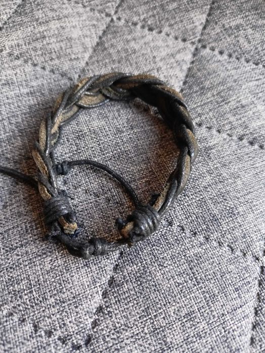 Bransoletka zaciągana z rzemienia warkocz