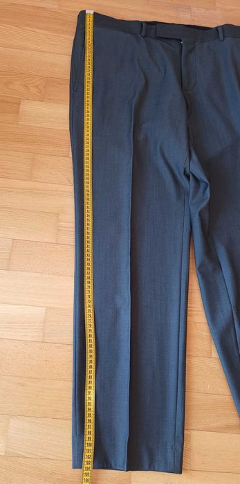 Garnitur męski HUGO BOSS grafit   108/176 cm