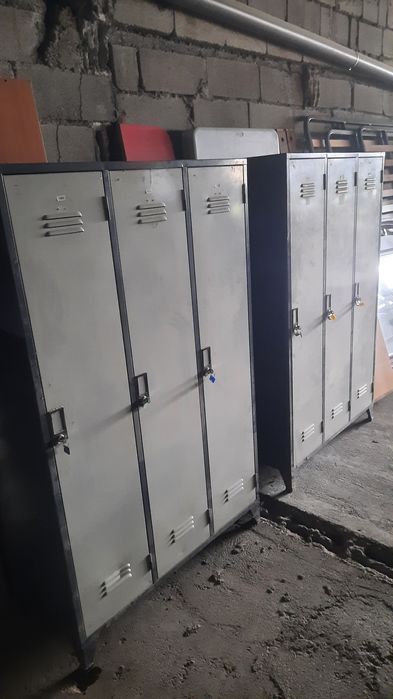 2 Cacifos com 3 portas individuais cada um