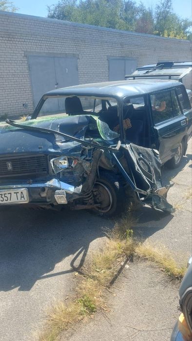 Продам ВАЗ 2104 на запчасті