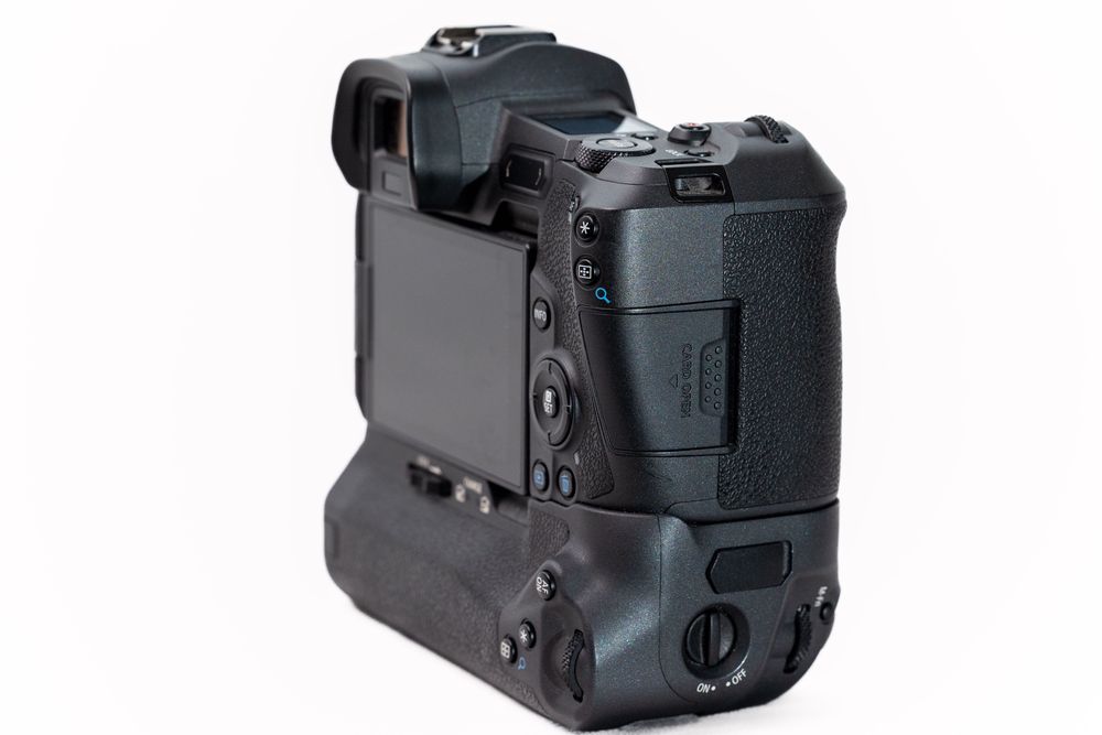 Canon EOS R em óptimo estado, como nova.
com Grip e 3 Baterias