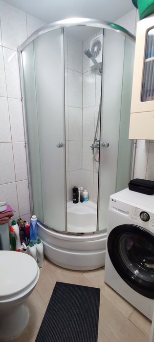 Продам  трехкімнатну квартиру  в центрі