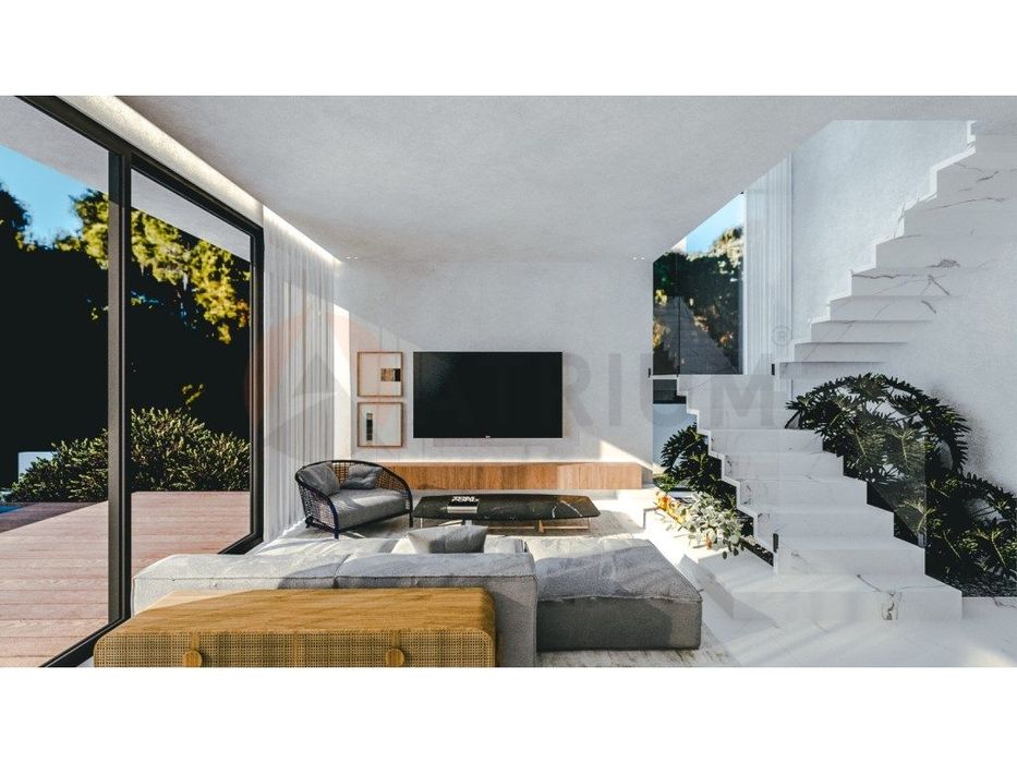 Moradia T4 com dois pisos em Lote com 415 m2