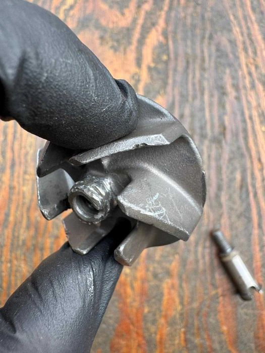 wirnik pompa wody walek silnika honda crf 450 r 09-16