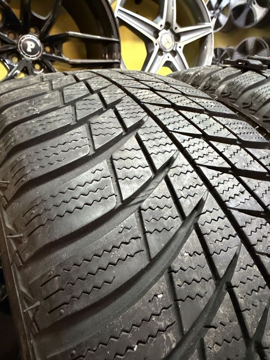 Opony zimowe 215/60R16 99H XL Bridgestone Blizzak LM001 | 2 sztuki