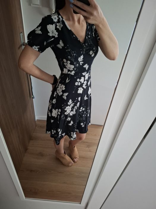 Cienka czarna sukienka F&F 34