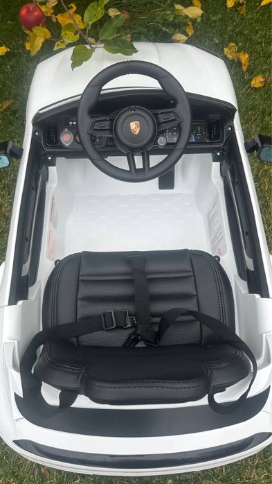 Дитяча машинка Porsche Cayenne — електромобіль для дітей