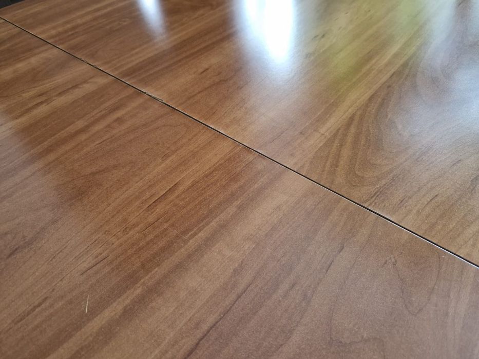 Stół do jadalni salonu rozkładany