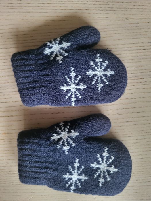 Grube rękawiczki na sznurku