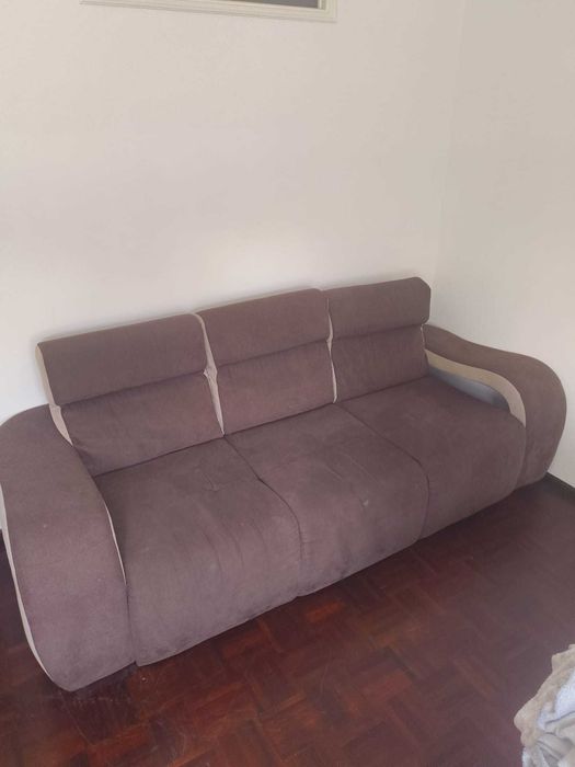 Sofá 3 Lugares Castanho (2,30m x 90cm)