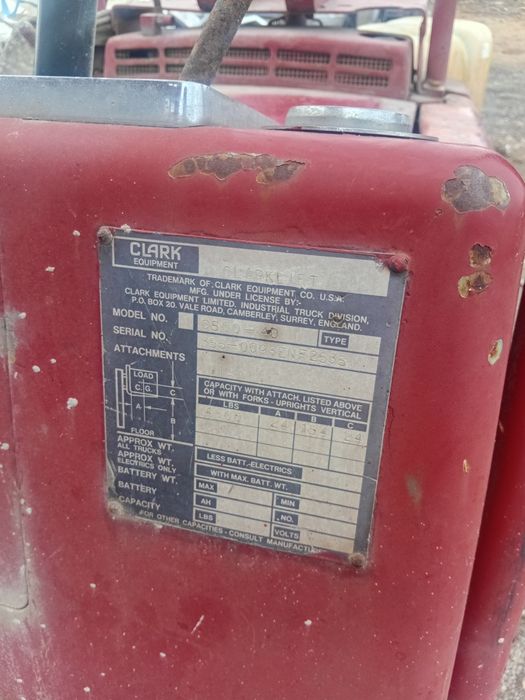 Empilhador Clark 2t64365342210562122