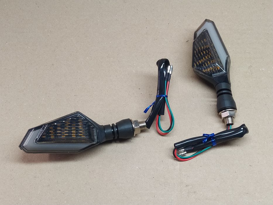 Повороти мото (пара) діодні LED динамічні, бігаючі