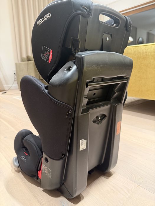 Fotelik samochodowy Recaro 15-36 kg . Posiadam 2 sztuki.