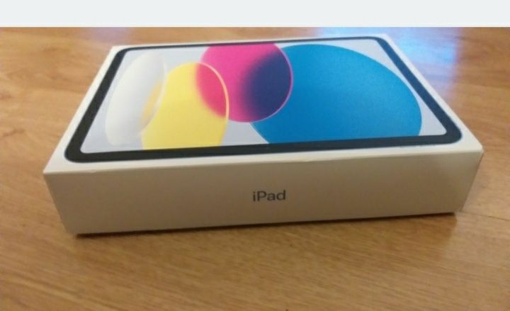 Caixas Apple Mac e iPhone