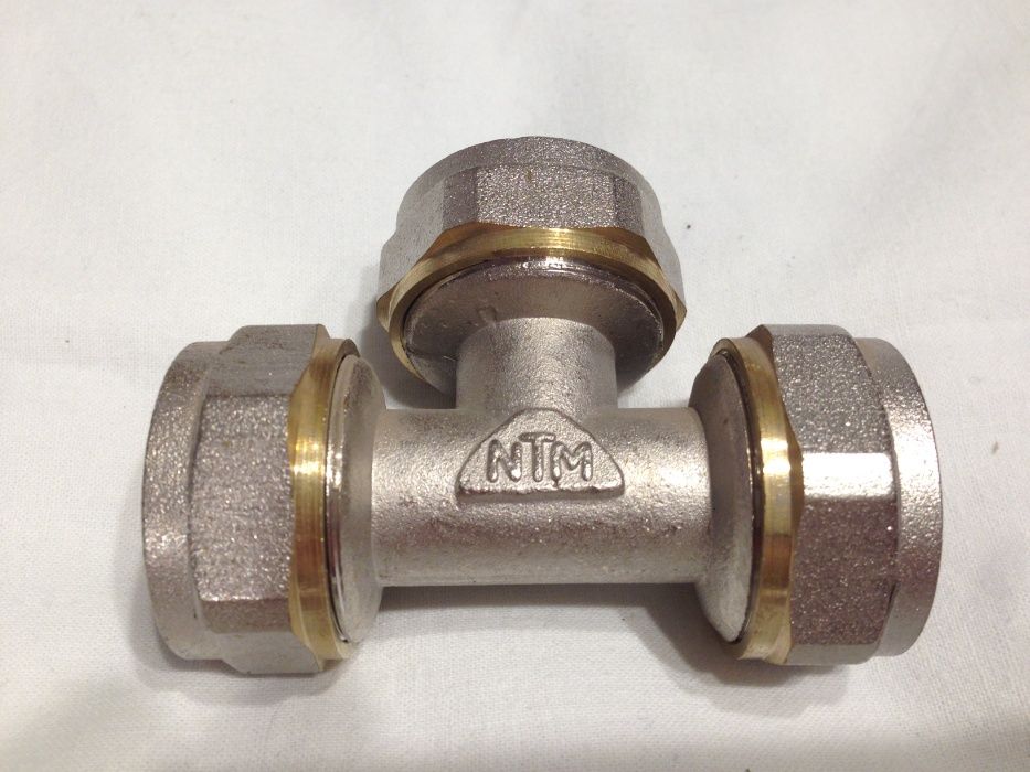 Тройник зажимной для Металлопластиковой трубы Т26*26*26 (неразборной)