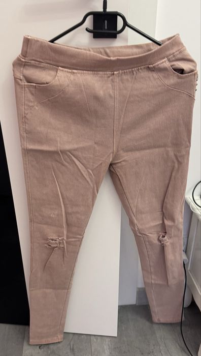 Rozowe jeginsy nowe bez metki