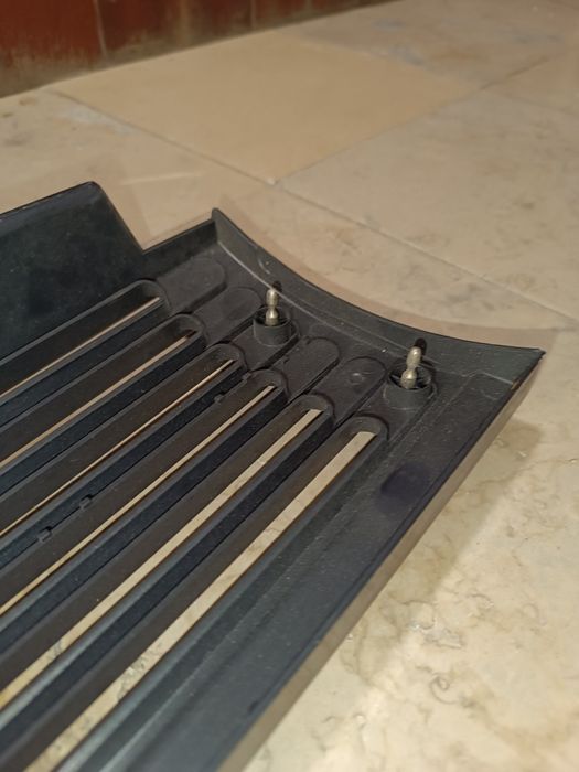 Alfa Romeo - Grelha Frontal 33